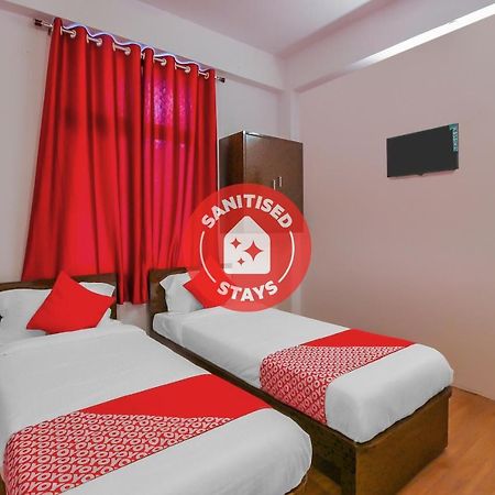 Oyo 17168 Hz Lodge Хидерабад Екстериор снимка